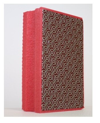 Adamas rosso abrasione leggera